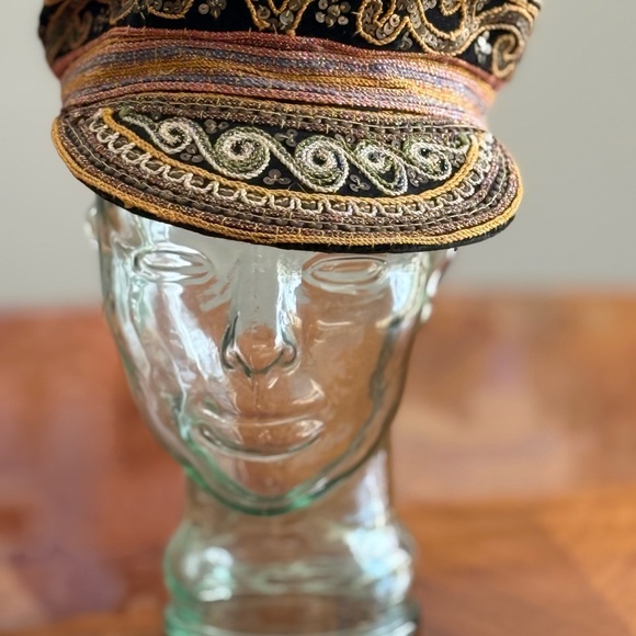 Embroidered Multicolor Vintage Women's Cap from Thailand 🇹🇭 - Picture 8 of 10